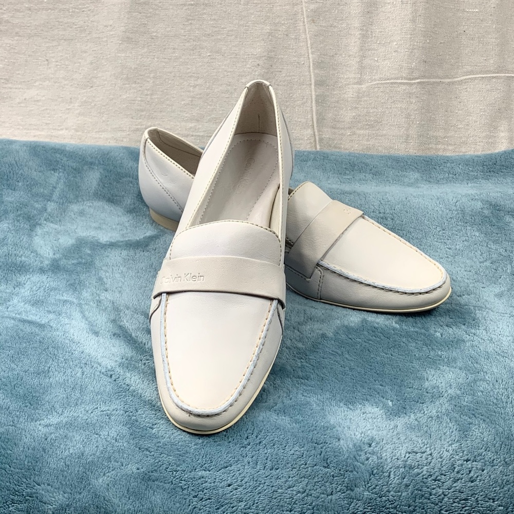Calvin Klein Loafer Cream size 8M
